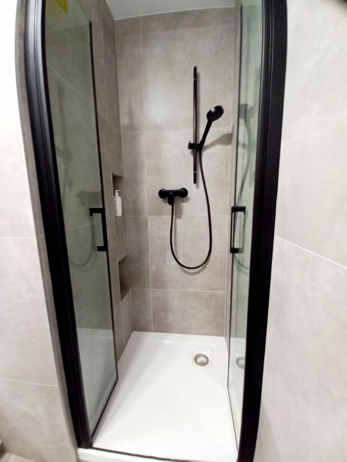 Neoapartments Lotnicza วรอตซวาฟ ภายนอก รูปภาพ